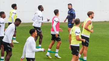 Gattuso, en un entrenamiento del Valencia en la Ciudad Deportiva de Paterna.