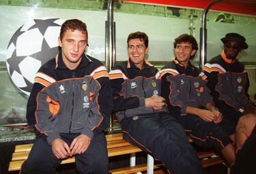El centrocampista rumano fue uno de los fichajes que realizó el Valencia en el verano de 1998. Las expectativas que generó su incorporación no se reflejaron en su rendimiento. Estuvo cuatro años en el Valencia y en su palmarés, obviamente, figura la Copa del Rey de 1999. También la Intertoto (1998), la Supercopa de España (1999) y una Liga (2002). Pero en todos esos años solo jugó 15 partidos y ninguno como titular. Una vez colgó las botas, inició su etapa en los banquillos de clubes modestos de Rumanía.   