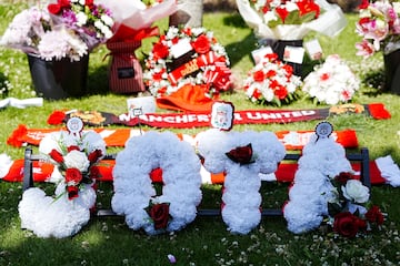 Homenajes en el estadio Anfield, sede del Liverpool, en memoria de Diogo Jota, fallecido a los 28 años.