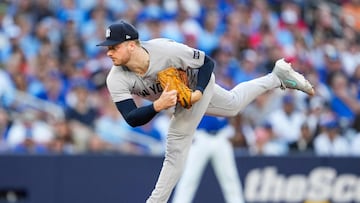 El manager de los Yankees explicó que el pitcher de 29 años necesitará de una cirugía Tommy John por una rotura de ligamentos en su codo.