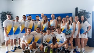 La Selección Ucraniana de Pádel al completo en el acto de presentación celebrado en el club La Vida Pádel.