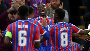London (United Kingdom), 21/08/2025.- Jean-Philippe Mateta (C) of Crystal Palace celebrates with teammates after scoring the opening goal during the UEFA Conference League play-offs, 1st leg match between Crystal Palace and Fredrikstad FK in London, Great Britain, 21 August 2025. (Gran Bretaña, Reino Unido, Londres) EFE/EPA/ANDY RAIN
