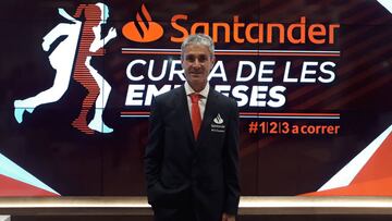 Martín Fiz posa en la presentación de la Cursa de les Empreses.