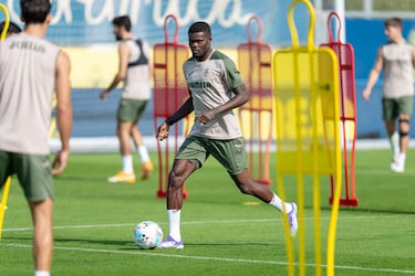 Tranquilidad en el primer día de Thomas Partey en Villarreal 
