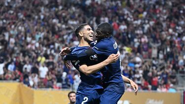 Ousmane Dembele celebra un gol con Achraf Hakimi.