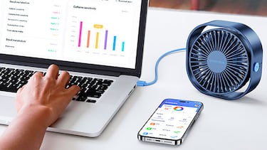 Este mini ventilador portátil USB es potente, ligero y silencioso