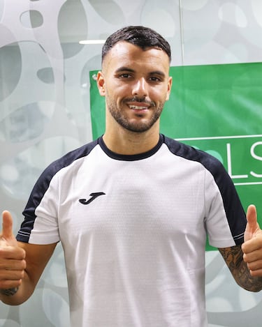 El “atrevido” Álex Martín completa la zaga de Ania