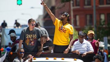 Thompson: "LeBron no es mi agente, me he ganado el sueldo"