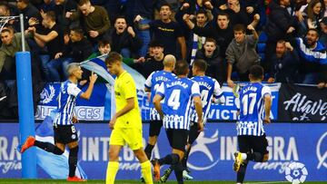 Alavés - Villarreal B. Celebración gol Salva Sevilla.