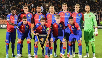 Yerevan (Armenia), 03/11/2022.- Players of FC Basel line up prior to the UEFA Europa Conference League group H soccer match between FC Pyunik Yerevan and FC Basel, in Yerevan, Armenia, 03 November 2022. (Basilea) EFE/EPA/PHOTOLURE