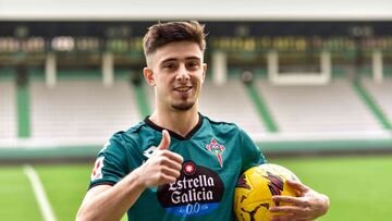 Nico Serrano fue presentado como nuevo jugador del Racing de Ferrol.