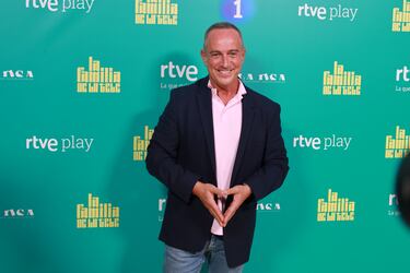 Presentador, colaborador, cantante, concursante de realities... El siempre polifacético Víctor Sandoval llega a 'La familia de la tele' dispuesto a ofrecer su mejor show. También los fines de semana en 'D Corazón'.
