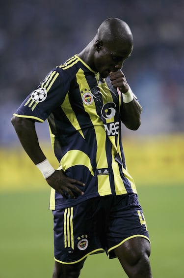 En enero de 2008, el club turco congeló el contrato de Stephen Appiah tras una lesión de rodilla que, según él, fue mal diagnosticada. Por medio de la baja de larga duración, el Fenerbahçe podría reemplazarlo por un nuevo futbolista antes del 1 de febrero.