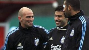 Cambiasso: "Uno no se puede morir sin intentar jugar como España"