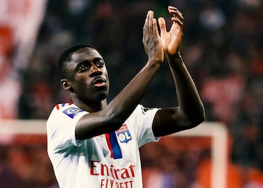 Lateral derecho nacido en Stains que destacó en el Le Havre AC. El Olympique de Lyon se fijó en él y pagó un millón de euros para ficharlo con un contrato con  hasta el 2025.