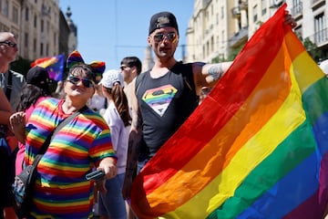 Multitudinaria manifestación en Budapest. El primer ministro de Hungría prohibió el evento con amenazas de “consecuencias legales” para aquellos que participaran en la marcha, mientras que el alcalde de Budapest ha animado a los ciudadanos a acudir.