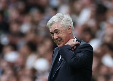 Emocionante despedida de la afición en el Bernabéu a Carlo Ancelotti. 