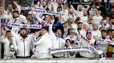 Aficionados del Real Madrid en el estadio Olímpico de Berlín.