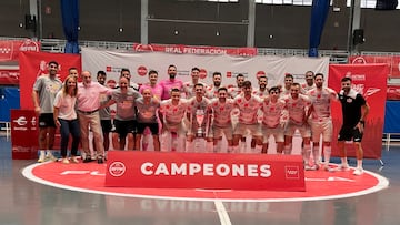 ElPozo, con el trofeo de campeón en el Torneo Ciudad de Getafe.