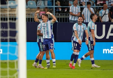 Su acrobático remate de chilena provocó el delirio en La Rosaleda. Demostró creatividad y valentía, a pesar de ser en los últimos minutos del partido.
