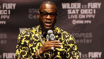 Deontay Wilder fue detenido por la Policía de Los Ángeles en la madrugada del martes por portar arma de fuego; salió bajo fianza tras pagar fuerte cantidad.