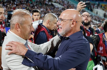 Ilian Iliev y Luis de la Fuente, entrenadores de Bulgaria y España respectivamente.