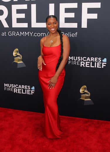Janine Rubenstein posa en la alfombra roja de los Grammys 2025 en ell Crypto.com Arena situado en la ciudad de Los Ángeles, en California.