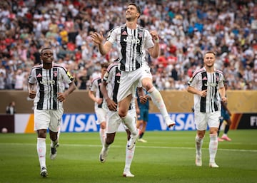 el equipo de Turín, dirigido por el Croata Igor Tudor, recibirá 26.6 Millones de Dólares tras llegar hasta los Octavos de Final del Mundial de Clubes. Instancia donde caerían de la mano del Real Madrid y su nuevo "killer", Gonzalo García