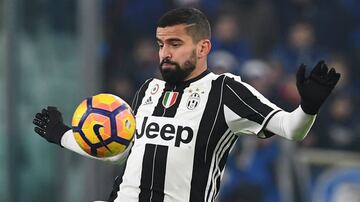 Coincidió con Pinilla en:
Genoa en la temporada 2014 - 2015.