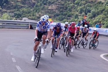 La etapa con salida en Andorra La Vella y llegada en Cerler (Huesca), tuvo protagonismo con un grupo de 12 escapados, entre los que se encontraba Juan Ayuso.