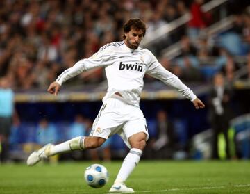 Manchester United: 2001-06
Real Madrid: 2006-10
