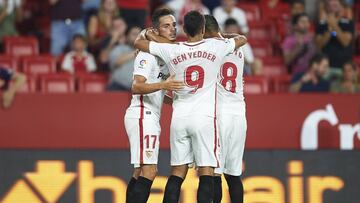 El Sevilla goleó al Ujpest en el Sánchez Pizjuán.