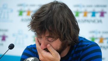 Nano Modrego emocionado en su despedida.