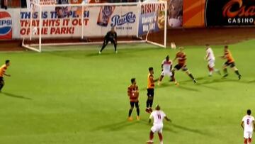 Drogba se retira: el día que le marcó un golazo a Fabián Cerda