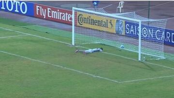 Suspendido el portero que encajó el gol más tonto del año