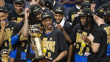 Jalen Williams celebra junto a sus compañeros tras ganar el séptimo partido de las Finales de la NBA de 2025 contra los Indiana Pacers.