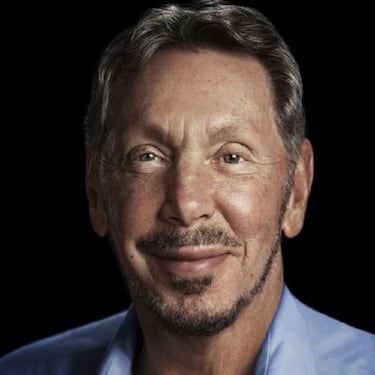 Larry Ellison es presidente, director de tecnología y cofundador del gigante de software Oracle, del cual posee alrededor del 35,4% de las acciones. La sede de la compañía está en la localidad californiana de Redwood City, Estados Unidos.
"Cuando la gente empieza a decirte que estás loco, es posible que te encuentres con la innovación más importante de tu vida".