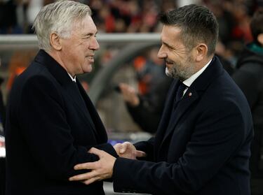 Carlo Ancelotti y Nenad Bjelica, entrenadores del Real Madrid y Union Berlín respectivamente.