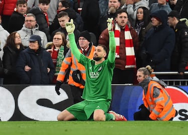 Donnarumma, celebra la victoria de su equipo 