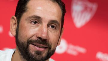 GRAF1884. SEVILLA , 29/08/2018.- El entrenador del Sevilla FC, Pablo Machín, durante la rueda de prensa previa al encuentro de Liga Europa contra el Sigma Olomuc checo que se disputara mañana en el Sánchez Pizjuan. EFE/Raúl Car