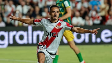 Álvaro García celebra tras marcar ante el Neman en el partido de la previa de la Conference League.