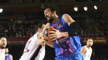 Sertac Sanli, pívot de Barcelona, ante el CSKA.