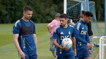 22/08/2025 ENTRENAMIENTO REAL OVIEDO
REQUEXON DENDONCKER Y BREKALO NUEVOS JUGADORES DEL REAL OVIEDO
FOTO PACO PAREDES