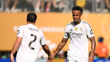 Militao y Carvajal se saludan en las semifinales del Mundial de Clubes contra el PSG.
