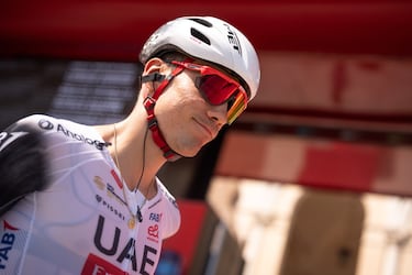 El ciclista español, Juan Ayuso, de UAE Team Emirates XRG durante la primera etapa de La Vuelta 2025.