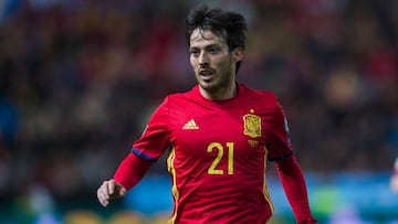El futbolista grancanario David Silva en un partido con la selección española.