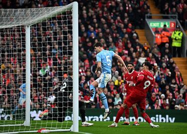 El City sobrevive a Anfield