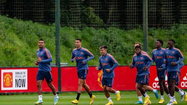 MANCHESTER, ENGLAND - AUGUST 25: (EXCLUSIVE COVERAGE) Casemiro, Cristiano Ronaldo, Lisandro Martinez, Fred, Anthony Elanga, Aaron Wan-Bissaka of Manchester United in action during a first team training session at Carrington Training Ground on August 25, 2022 in Manchester, England. (Photo by Ash Donelon/Manchester United via Getty Images)