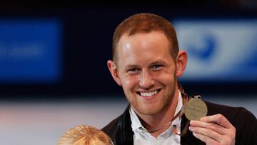 John Coughlin, junto a su pareja de patinaje artístico.
