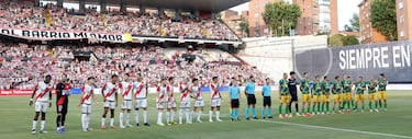 Los jugadores del del Rayo Vallecano y Neman Grodno.